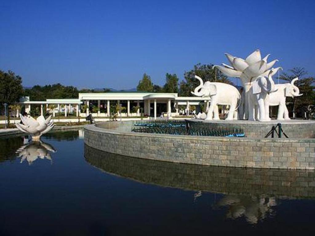 โรงแรม สตาร์ เวิร์ล Naypyidaw ภายนอก รูปภาพ